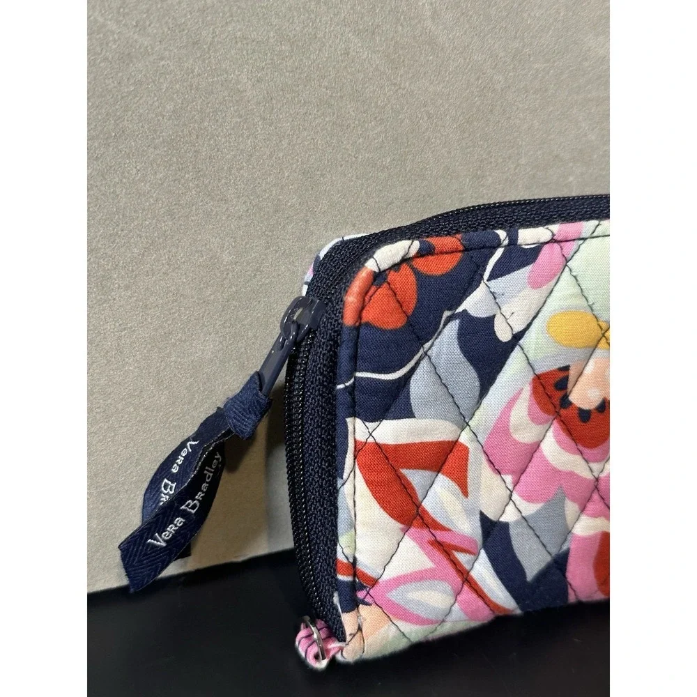 Vera Bradley Paisley Zip Around Wristlet Card‎ Wallet